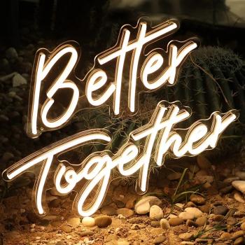 Vermietung - Leuchtschriftzug "Better Together"