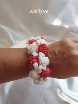Längliches Blumenarmband für das Blumenkind oder die Brautjungfer