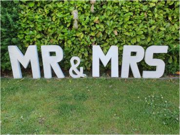 Vermietung  - Große Buchstaben  MR & MRS