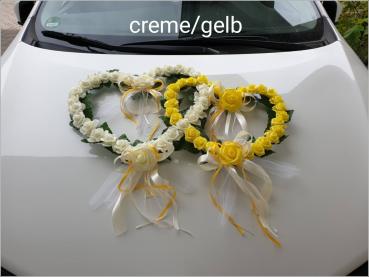 Autoschmuck, 2 Herzen mit Blüten, Farbwunsch.