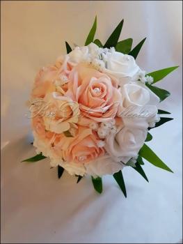 Brautstrauß aus Kunstblumen
