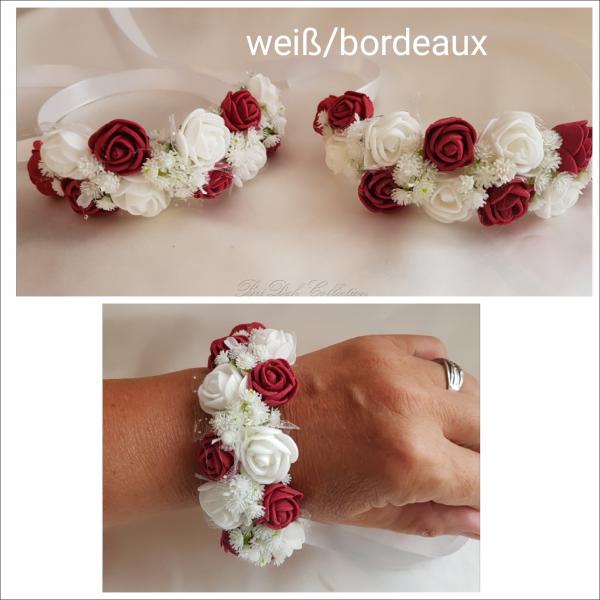 Längliches Blumenarmband für das Blumenkind oder die Brautjungfer