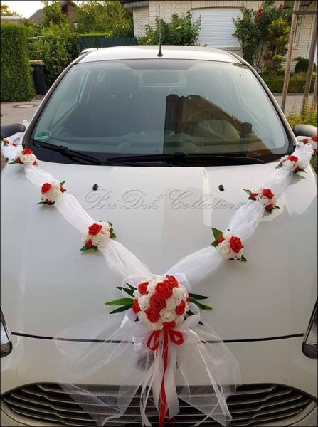 Autoschmuck , Girlande in V mit Organza Band und Blüten.