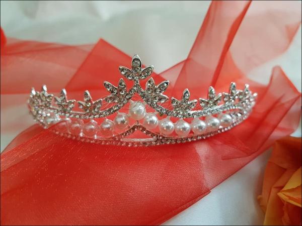 Tiara, Krone mit Perlen und Strass #9